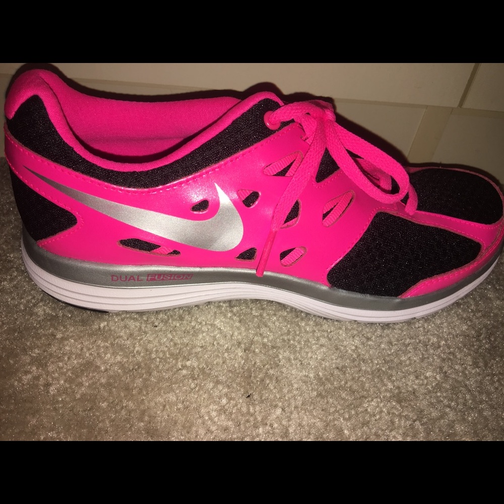 Size 5, Neon Pink & Black Nike Sneakers.
